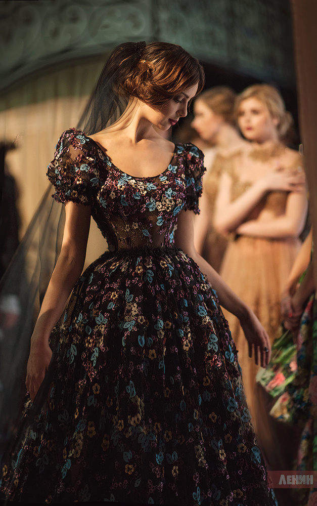 Закулисье...