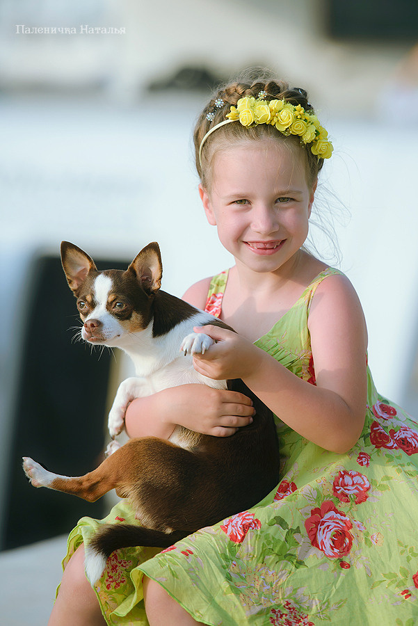 Фотосессия в Балаклаве в Севастополе. Детская фотосъемка с собакой