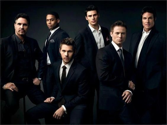 Идеи фото группами 9-11 класс. Выпускные альбомы «Эврика» в Нижнем Новгороде