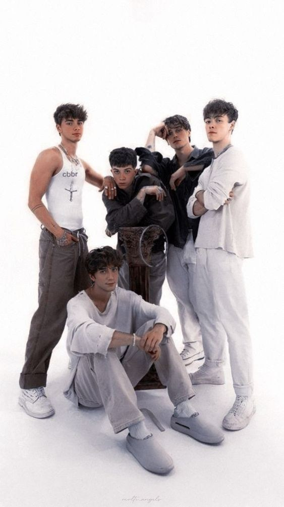 Идеи фото группами 9-11 класс. Выпускные альбомы «Эврика» в Нижнем Новгороде