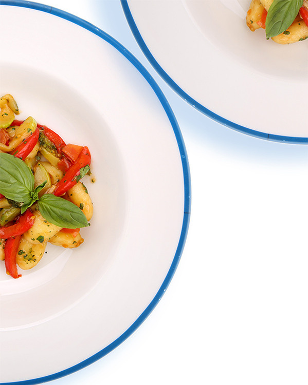 На белом фоне. Предметный и рекламный фотограф в Ростове-на-Дону Кристина Орлова