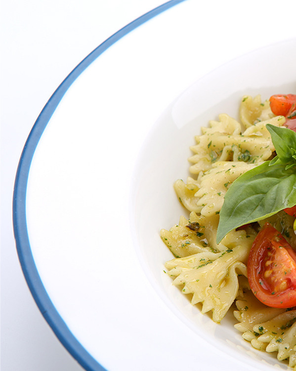 На белом фоне. Предметный и рекламный фотограф в Ростове-на-Дону Кристина Орлова