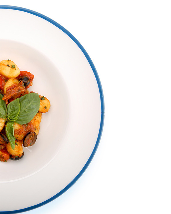 На белом фоне. Предметный и рекламный фотограф в Ростове-на-Дону Кристина Орлова