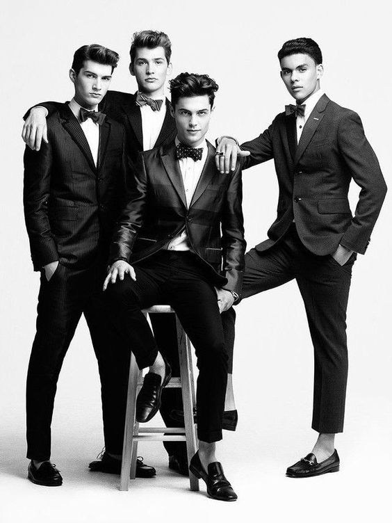 Идеи фото группами 9-11 класс. Выпускные альбомы «Эврика» в Нижнем Новгороде