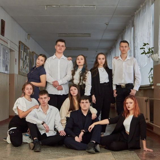 Идеи фото группами 9-11 класс. Выпускные альбомы «Эврика» в Нижнем Новгороде