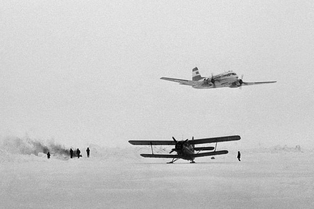 Исторические фотографии. Фотоальбом показывающий увлекательный мир авиации и мир медведей Андрея Иванова