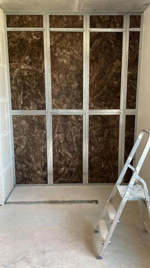 Возведение перегородоок. Мамонт