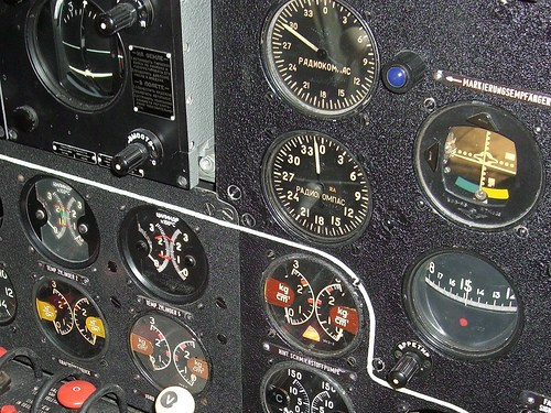 Ил-14 в Германии (восстановление в музее). Фотоальбом показывающий увлекательный мир авиации и мир медведей Андрея Иванова