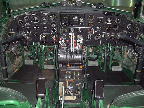 Ил-14 в Германии (восстановление в музее). Фотоальбом показывающий увлекательный мир авиации и мир медведей Андрея Иванова