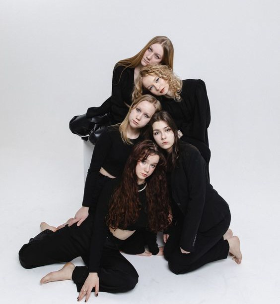 Идеи фото группами 9-11 класс. Выпускные альбомы «Эврика» в Нижнем Новгороде