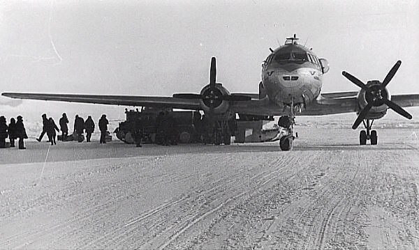 Исторические фотографии. Фотоальбом показывающий увлекательный мир авиации и мир медведей Андрея Иванова