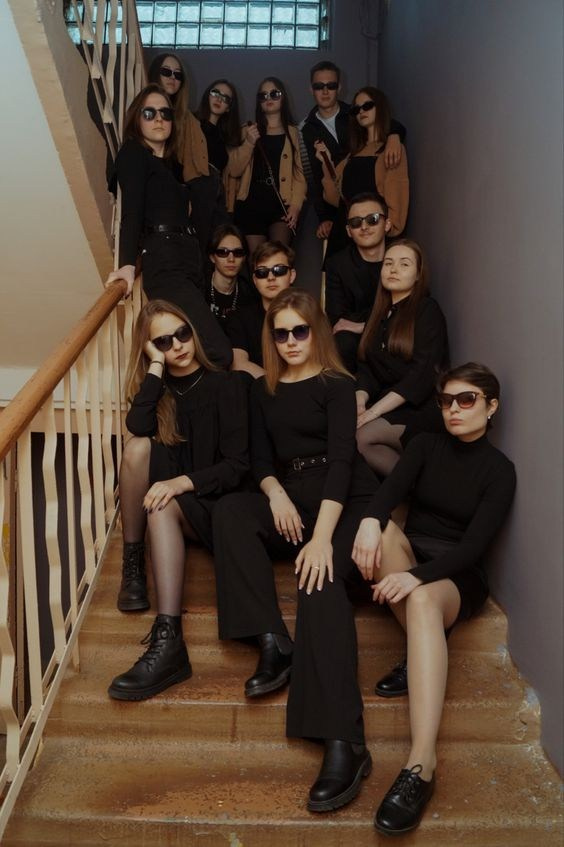 Идеи фото группами 9-11 класс. Выпускные альбомы «Эврика» в Нижнем Новгороде