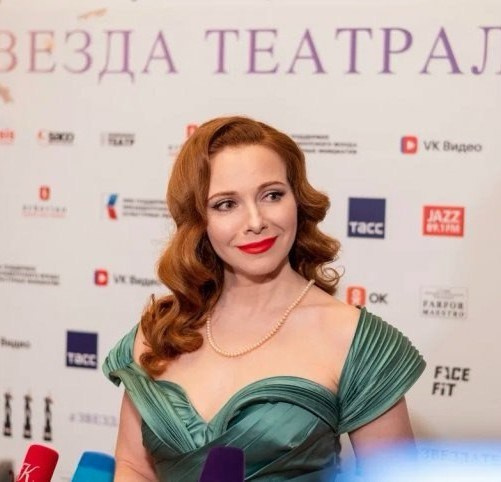 Стилист, визажист Яна Кондратенко