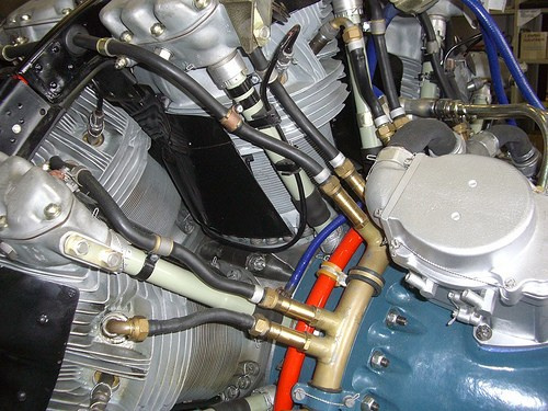 Ил-14 в Германии (восстановление в музее). Фотоальбом показывающий увлекательный мир авиации и мир медведей Андрея Иванова