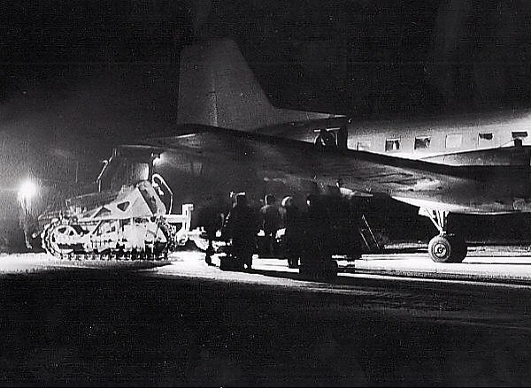 Исторические фотографии. Фотоальбом показывающий увлекательный мир авиации и мир медведей Андрея Иванова