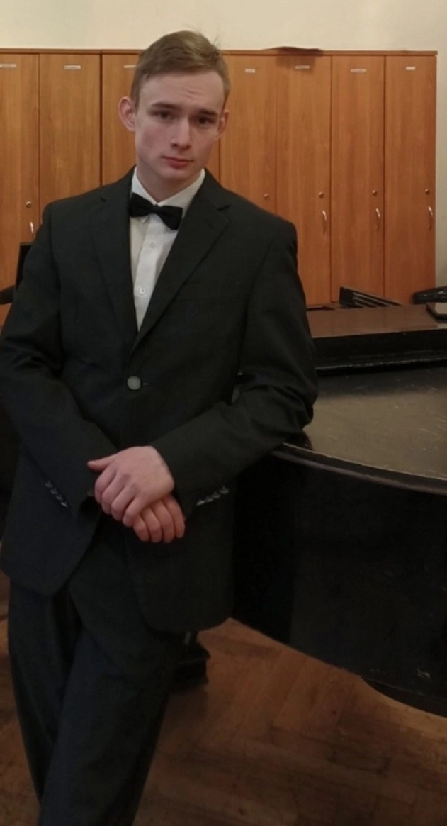 Николай Костарев 21 год. Актёрское агентство