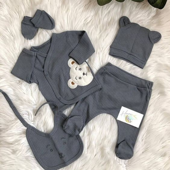 Предметное фото - специальная одежда для новорожденных 