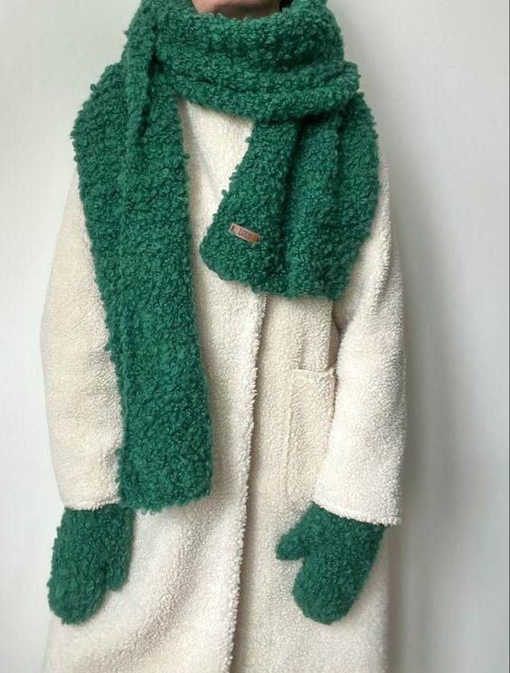 Предметная съемка аксессуара с динамичным расположением.