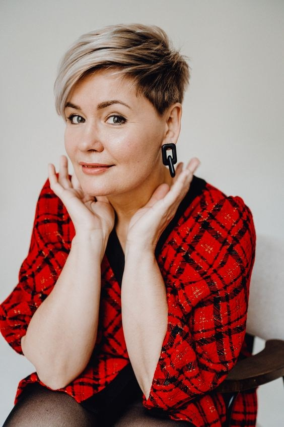 Наталья, 48-50 р-р, 164 см. KED Production — продакшн из СПб. Создаём фото, видео и контент, который помогает брендам и селлерам продавать больше