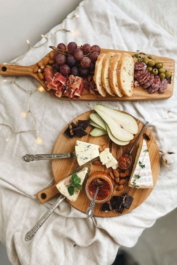 Предметное фото - стильные и надежные посудные принадлежности.