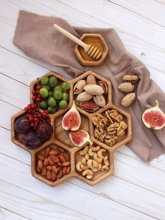 Предметное фото - качественные посудные изделия для уютного стола.