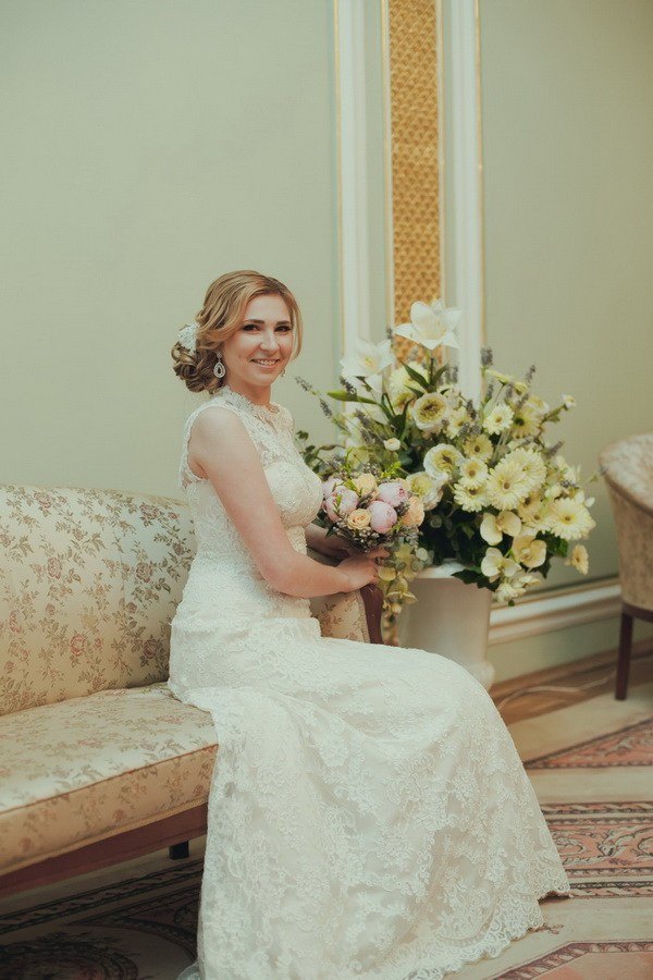 Свадебная прогулка по Санкт-Петербургу. Фотограф крещение венчание в Петербурге! Помогает подобрать храм и посоветовал душевного батюшку в СПб