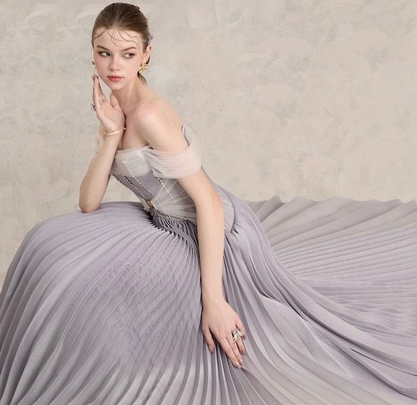 Alina Shmatova. DISTINCTIVE MODEL AGENCY. Модельное агентство специализирующиеся на зарубежном плейсменте моделей