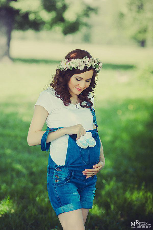 Профессиональный свадебный и семейный фотограф Муллагалиев Рустам, тел.: 89050383257 
В ожидании чуда лучше проводить на сроке 7 месяцев, в фотостудии если на улице уже прохладно и можно на природе, если не сильно жарко. В ожидании чуда подразумевает фотосессия беременной мамы. Иногда участником фотосъемки бывает папа. В ожидании чуда лучше согласовывать заранее, предварительно оговорить все нюансы и при надобности забронировать фотостудию. 