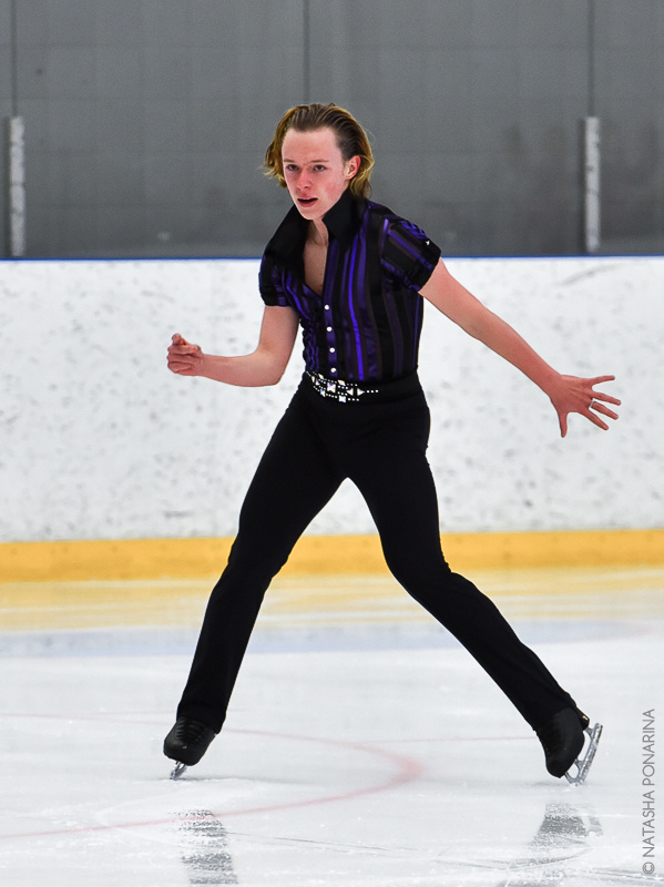 Александр Петров