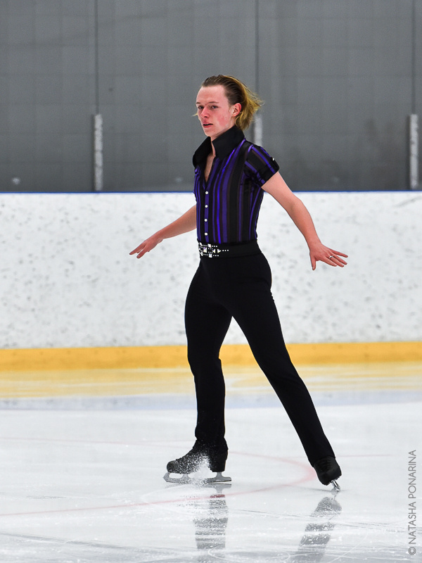 Александр Петров