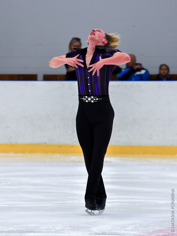 Александр Петров