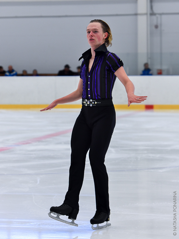 Александр Петров