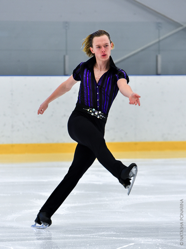 Александр Петров