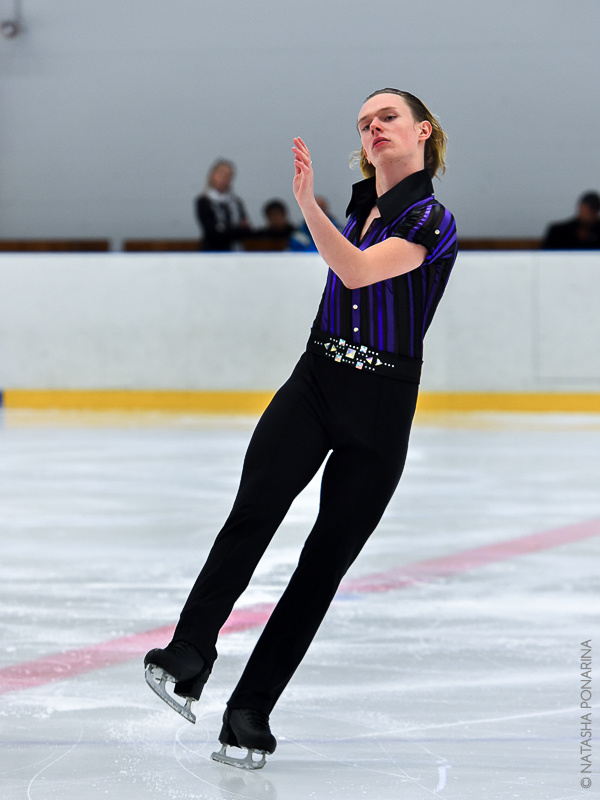 Александр Петров