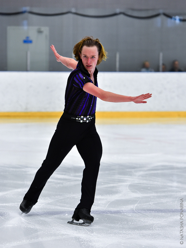 Александр Петров