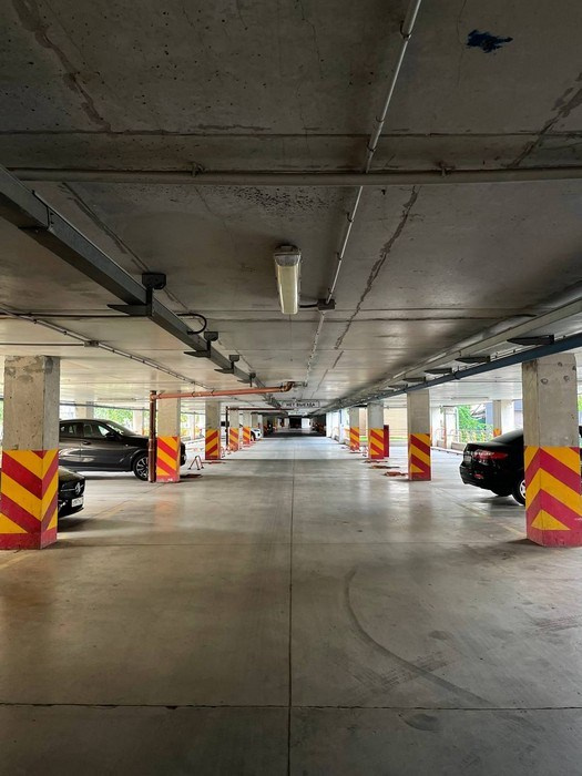 Фотосессия на московской парковке — урбанистические портреты в бетонных конструкциях