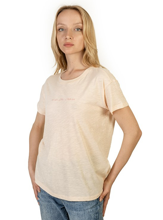 Предметная съёмка для маркетплейсов | Футболки, топы. Предметный фотограф в Симферополе Антон Катунин