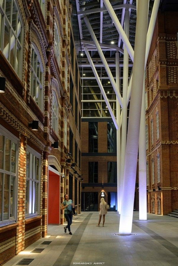 Фотосессия в жилом комплексе Москвы — подъезд с дизайнерским ремонтом