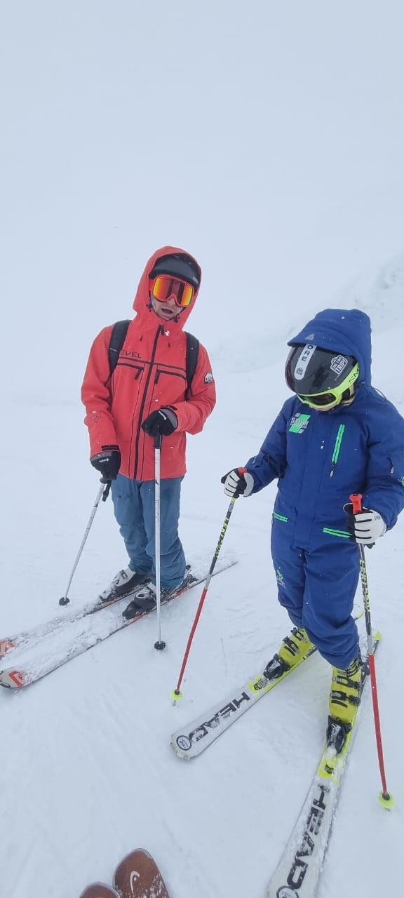 Обучение горным лыжам и сноуборду Красная Поляна. Инструкторы по горным лыжам Сочи Красная Поляна. Горнолыжная школа