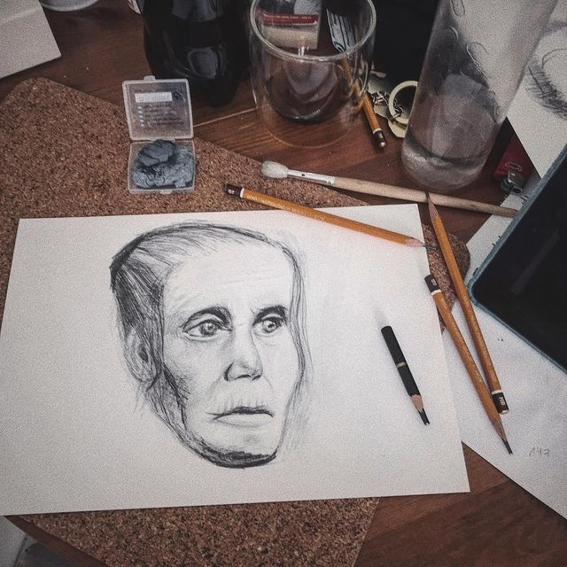 Traditional. Pauline limpoo, media artist