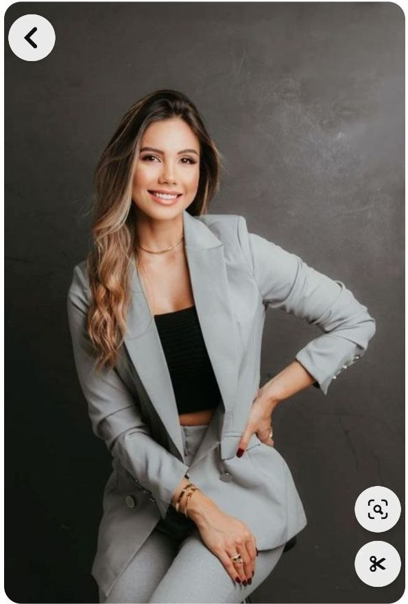 Примеры позировок для школьного альбома в старших классах. Фотограф в Шелехове, лучшие выпускные альбомы в Шелехове