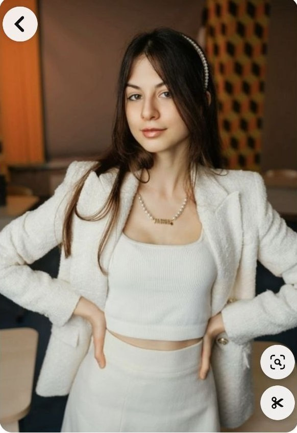 Примеры позировок для школьного альбома в старших классах. Фотограф в Шелехове, лучшие выпускные альбомы в Шелехове