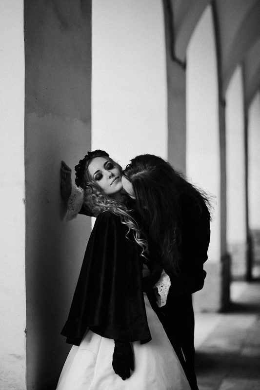 Свадебная фотосессия в стиле Готика. фотограф на свадьбу, стильные фото свадьбы, фотограф на свадьбу в спб, готическая фотосессия, правильные готы, стиль готика, готический фотограф спб, антуражная фотосессия, свадебное платье спб салон, костюм на свадьбу спб жених, платье невесты купить спб