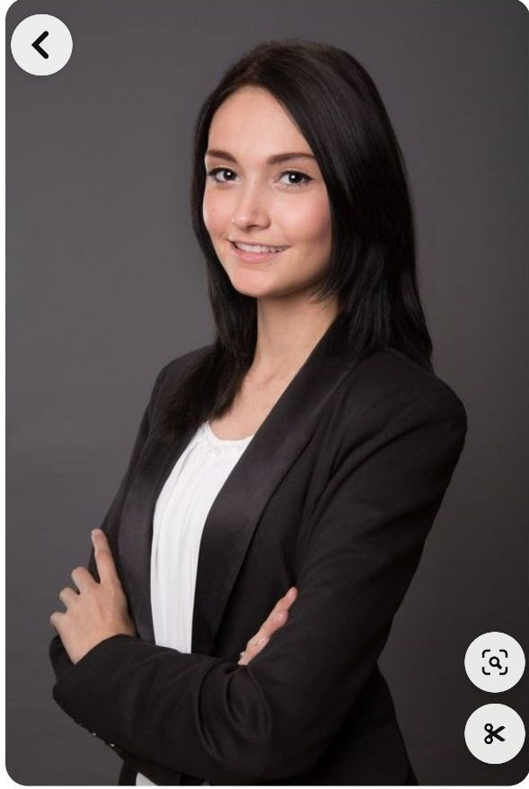 Примеры позировок для школьного альбома в старших классах. Фотограф в Шелехове, лучшие выпускные альбомы в Шелехове