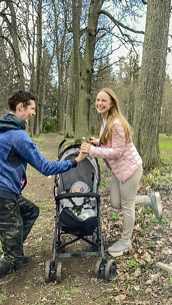 Онлайн-фотосессия: семейная фотопрогулка с Анной, Дмитрием и их детьми. Семейный и индивидуальный фотограф Life style в Санкт-Петербурге Мария