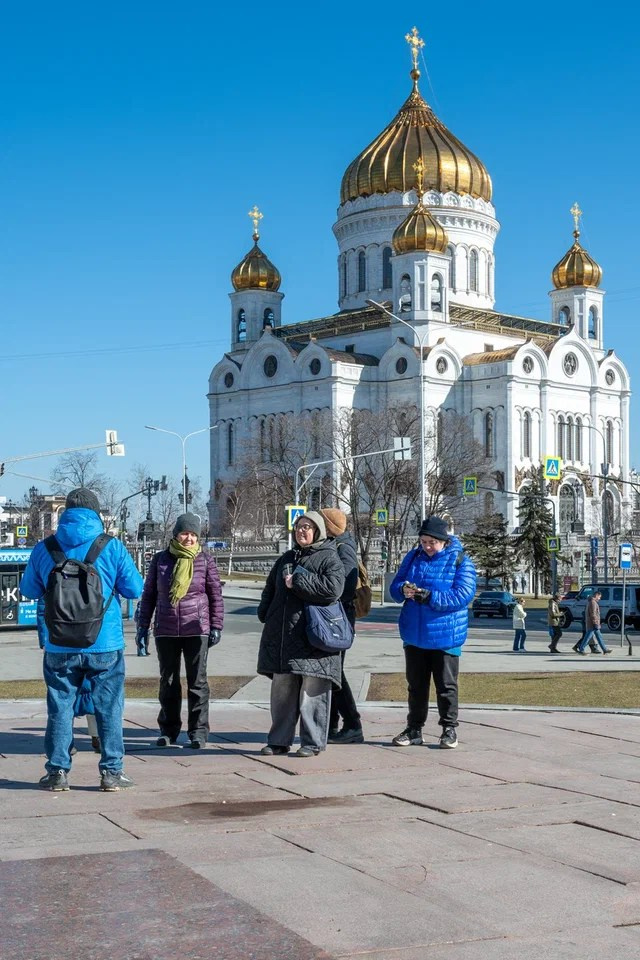 Храм Христа Спасителя. Отражение. Свет. Тень. П&П — Полезное с Приятным. Фотоэкскурсии — Москва на память. Экскурсовод и фотограф в Москве. Увези столицу в своём альбоме!