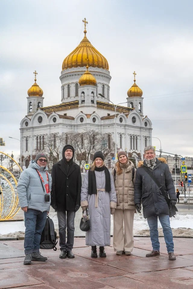 Храм Христа Спасителя. Отражение. Свет. Тень. П&П — Полезное с Приятным. Фотоэкскурсии — Москва на память. Экскурсовод и фотограф в Москве. Увези столицу в своём альбоме!