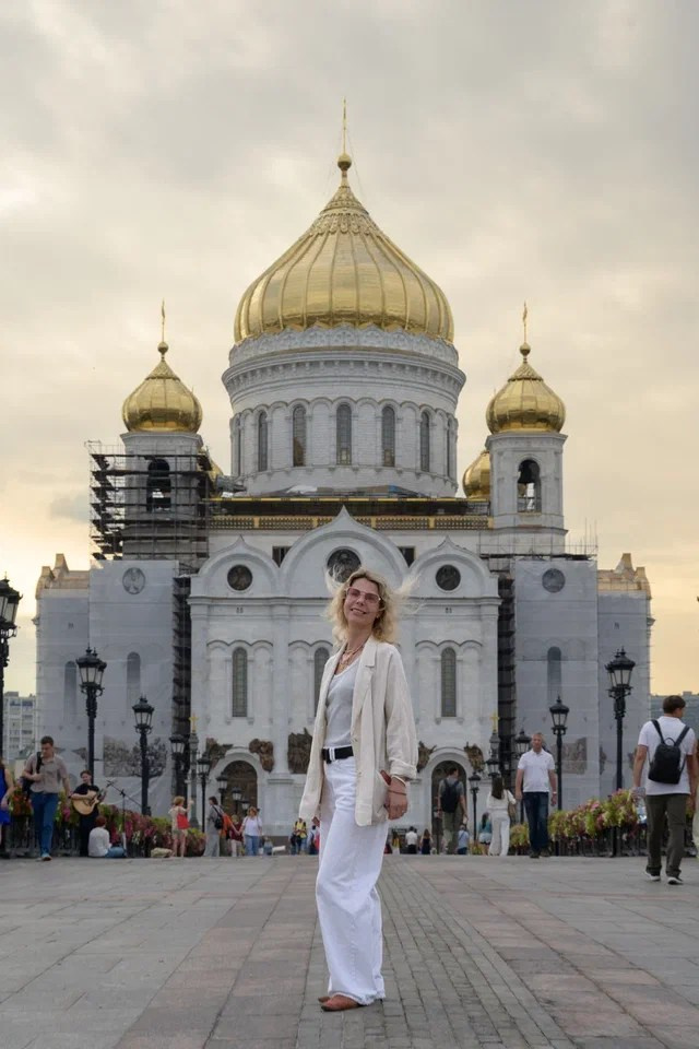Храм Христа Спасителя. Отражение. Свет. Тень. П&П — Полезное с Приятным. Фотоэкскурсии — Москва на память. Экскурсовод и фотограф в Москве. Увези столицу в своём альбоме!