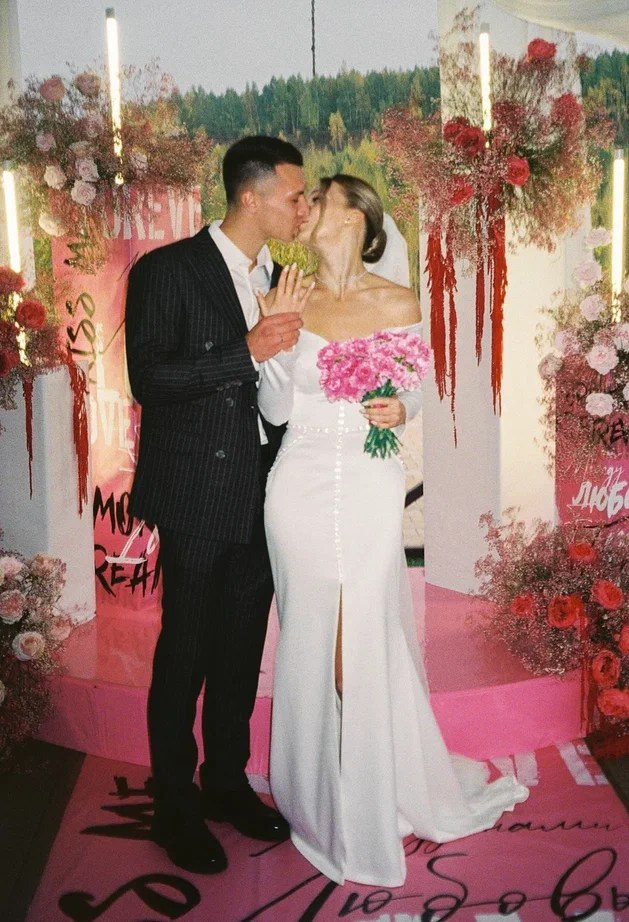 Любовь работает без VPN. Свадебный организатор Viktoria.Wedding