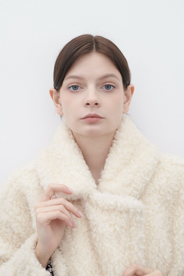 Kristina Sivacheva. DISTINCTIVE MODEL AGENCY. Модельное агентство специализирующиеся на зарубежном плейсменте моделей